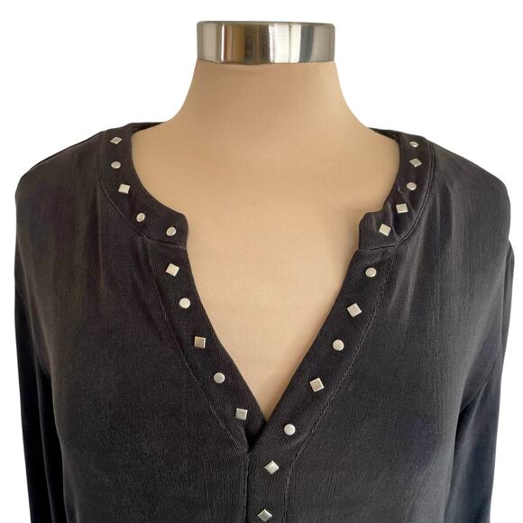 Chico's Travelers Black Slinky Knit Top Split V-neck Studded Long Sleeves XL/16 - Picture 4 of 7